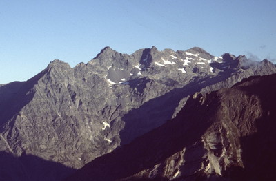 Crête Choucières Vertes - Pic de Parières, versant S Crête Choucières Vertes - Pic de Parières, versant S