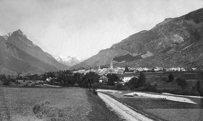 Le Monêtier vu du chemin des Guibertes Le Monêtier vu du chemin des Guibertes