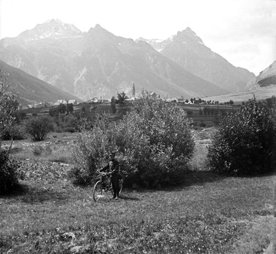 Le Monêtier devant le Combeynot Le Monêtier devant le Combeynot