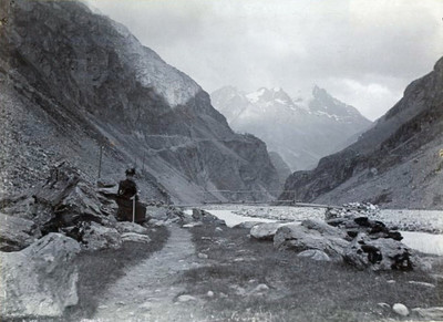 Plan du lac, au fond la tête des Fétoules Plan du lac, au fond la tête des Fétoules