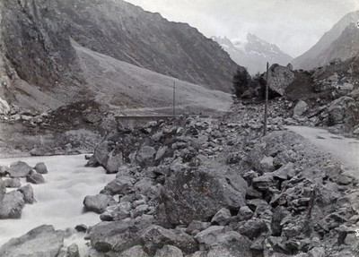 Plan du lac, au fond la tête des Fétoules Plan du lac, au fond la tête des Fétoules