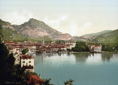 Riva, lac de Garde, en 1900 par Photoglob N°0000008301