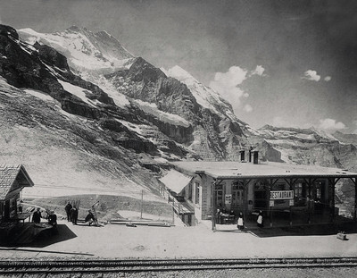 Jungfrau vue de la station Eigergletscher, en 1900 par Photoglob N°0000002912