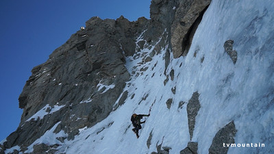 Rêve éphémère d'alpiniste Grandes Jorasses Pointe Young Rêve éphémère d'alpiniste Grandes Jorasses Pointe Young
