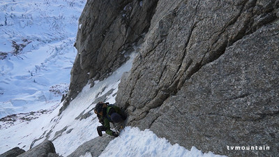 Rêve éphémère d'alpiniste Grandes Jorasses Pointe Young Rêve éphémère d'alpiniste Grandes Jorasses Pointe Young
