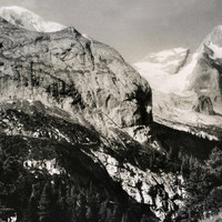 Marmolada (à gauche) par NPG