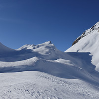 Le Chantonnet et le  Petit col Ferret à droite