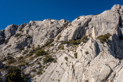 La baume, avec l'arête de la Justice et de Petite Balade à gauche... La baume, avec l'arête de la Justice et de Petite Balade à gauche...