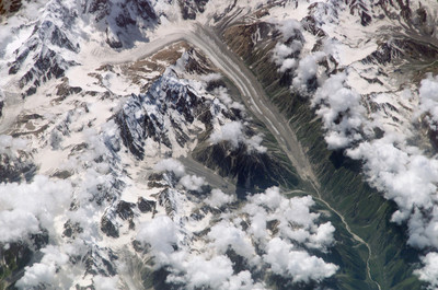 Glacier Bezengi vue de l'ISS Glacier Bezengi vue de l'ISS