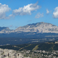 Pierre Blanche à G et Grand Veymont à D vus du But de l'Aiglette au SW