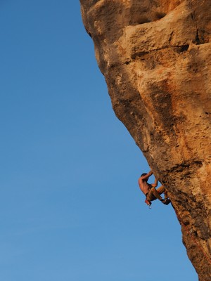 Ju dans Una Mistaka (8a) au secteur récent Ju dans Una Mistaka (8a) au secteur récent