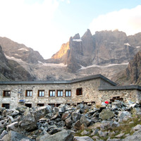 Le refuge du Châtelleret et la Meije