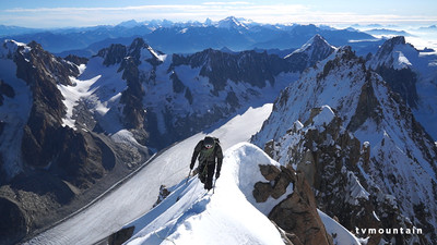 Arête du Jardin, Aiguille Verte. Chamonix Mont-Blanc massif. Arête du Jardin, Aiguille Verte. Chamonix Mont-Blanc massif.