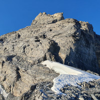 La grande tour avec le début des chaines au dessus du névé