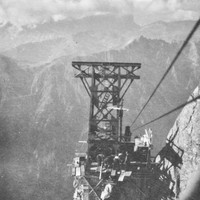 Le patrimoine technologique : Pylône en construction arête NW