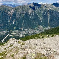 Franchissement de la moraine lorsque celle-ci est beaucoup moins marquée. Marques jaunes toujours présentes.