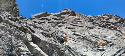 Dans l'avant dernière longueur avant la brèche. Dans l'avant dernière longueur avant la brèche.