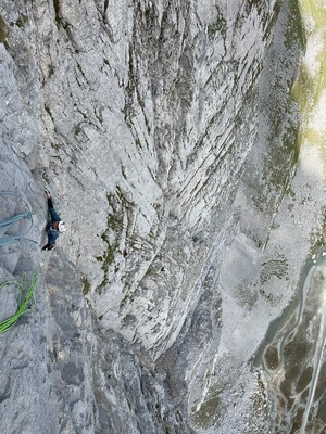 Première longueur du mur raide
