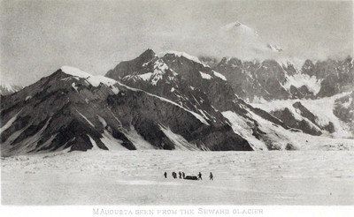 Mont Augusta vu du glacier Seward par Vittorio Sella Mont Augusta vu du glacier Seward par Vittorio Sella