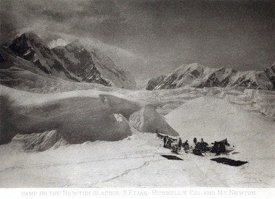 Sur le Glacier Newton par Vittorio Sella en 1897 Sur le Glacier Newton par Vittorio Sella en 1897