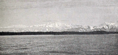 Mont Logan, Mont Cook, Mont Vancouver vus de Yakutat par Vittorio Sella Mont Logan, Mont Cook, Mont Vancouver vus de Yakutat par Vittorio Sella