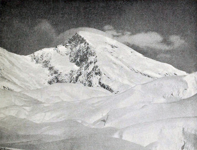 Mont St Elias vu du Glacier Newton par Vittorio Sella Mont St Elias vu du Glacier Newton par Vittorio Sella