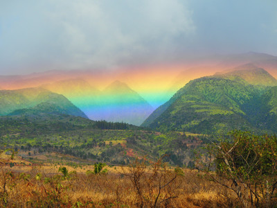 [Concours Photo Sophie 2022] Orage coloré sur le Pu'u Kukui, Hawaii
