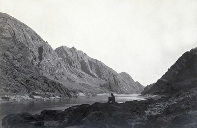 Iceberg Cañon, Colorado River, par Timothy H. O'Sullivan en 1868 Iceberg Cañon, Colorado River, par Timothy H. O'Sullivan en 1868