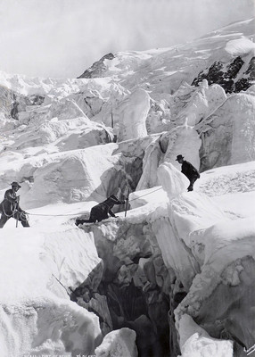 Glacier des Bossons, la Jonction, Mont Blanc duTacul, par Georges Tairraz I Glacier des Bossons, la Jonction, Mont Blanc duTacul, par Georges Tairraz I