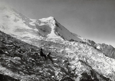 Pause avant le Glacier des Bossons, Aiguille du Goûter par Gabriel Loppé Pause avant le Glacier des Bossons, Aiguille du Goûter par Gabriel Loppé