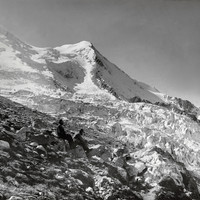 Pause avant le Glacier des Bossons, Aiguille du Goûter par Gabriel Loppé