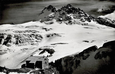 Mutthornhuette et Tschingelhorn par Gyger