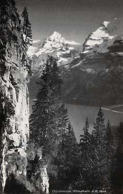 Oeschinensee et Frundhorn par Gyger
