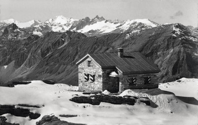 Ancienne cabane de Tracuit par Gyger