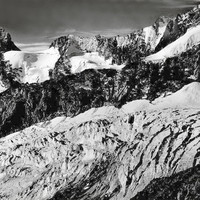 Glacier Trift et cabane du Rothorn par Gyger