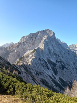 Kukova špica vue depuis Vrtaško sleme (E) Kukova špica vue depuis Vrtaško sleme (E)