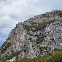 Le cirque des Etiolets, bordé en rive droite par son arête éponyme 