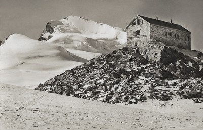 Britanniahütte, Strahlhorn, par Gyger