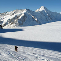 L'immensité glaciaire de l'Aletsch en montant direction Fischerhorn depuis Konkordia