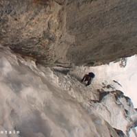 Goulotte Escarra, Aiguille du Chardonnet, Chamonix Mont-Blanc. Dans la petite goulotte.