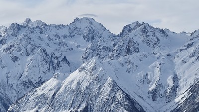 L'aiguille d'Argentière sous le petit nuage L'aiguille d'Argentière sous le petit nuage