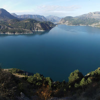 Lac et barrage de Serre Ponçon par Etienne Baudon