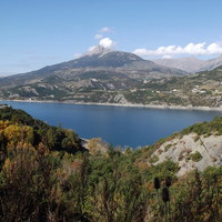Lac de Serre Ponçon et Aiguille de Chabrière par Etienne Baudon