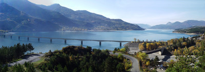 Lac de Serre Ponçon par Etienne Baudon Lac de Serre Ponçon par Etienne Baudon
