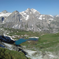 Lac des Cerces devant le Grand Galibier