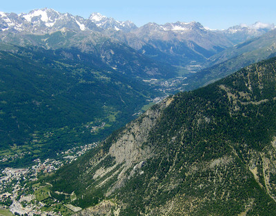 Vallée de la Guisane avec au fond, Les Guibertes, le Monêtier, le Casset par Etienne Baudon Vallée de la Guisane avec au fond, Les Guibertes, le Monêtier, le Casset par Etienne Baudon