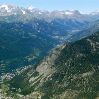 Vallée de la Guisane avec au fond, Les Guibertes, le Monêtier, le Casset par Etienne Baudon