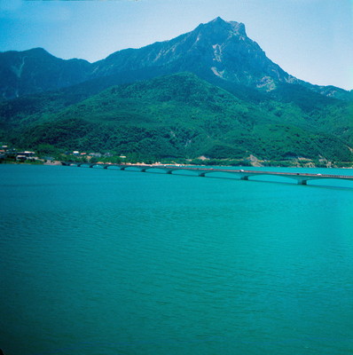 Grand Morgon, lac de Serre Ponçon, par omα Grand Morgon, lac de Serre Ponçon, par omα