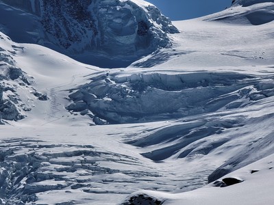 Grenzgletscher >3500m, couloir en RD (pris de Schalbetterflue 3380)