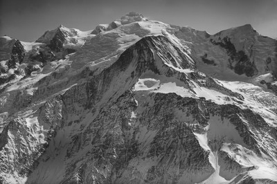 Mt Maudit, Mt Blanc, Aiguille de Bionnassay, Dôme et Aiguille du Goûter, en mars 1949, par Werner Friedli Mt Maudit, Mt Blanc, Aiguille de Bionnassay, Dôme et Aiguille du Goûter, en mars 1949, par Werner Friedli